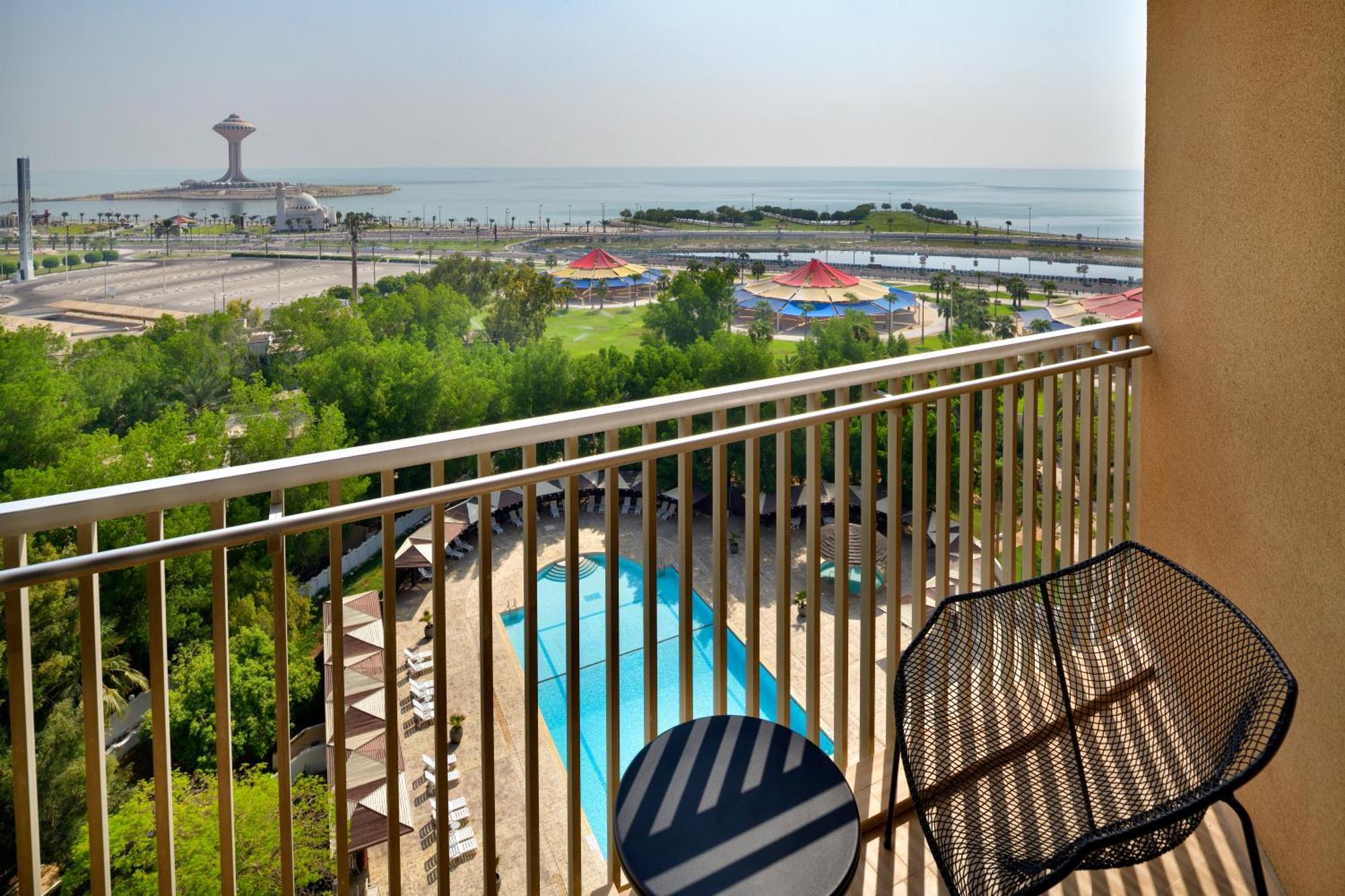 เลอ เมริเดียน อัลโคบาร์ Hotel อัลโคห์บาร์ ภายนอก รูปภาพ View from a balcony at the Ocean Reef Club