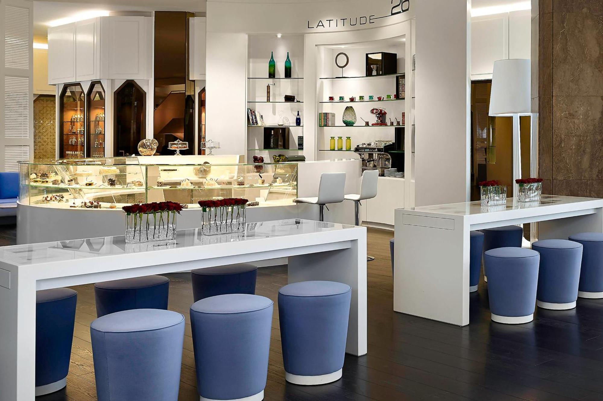 เลอ เมริเดียน อัลโคบาร์ Hotel อัลโคห์บาร์ ภายนอก รูปภาพ The lounge at the airport