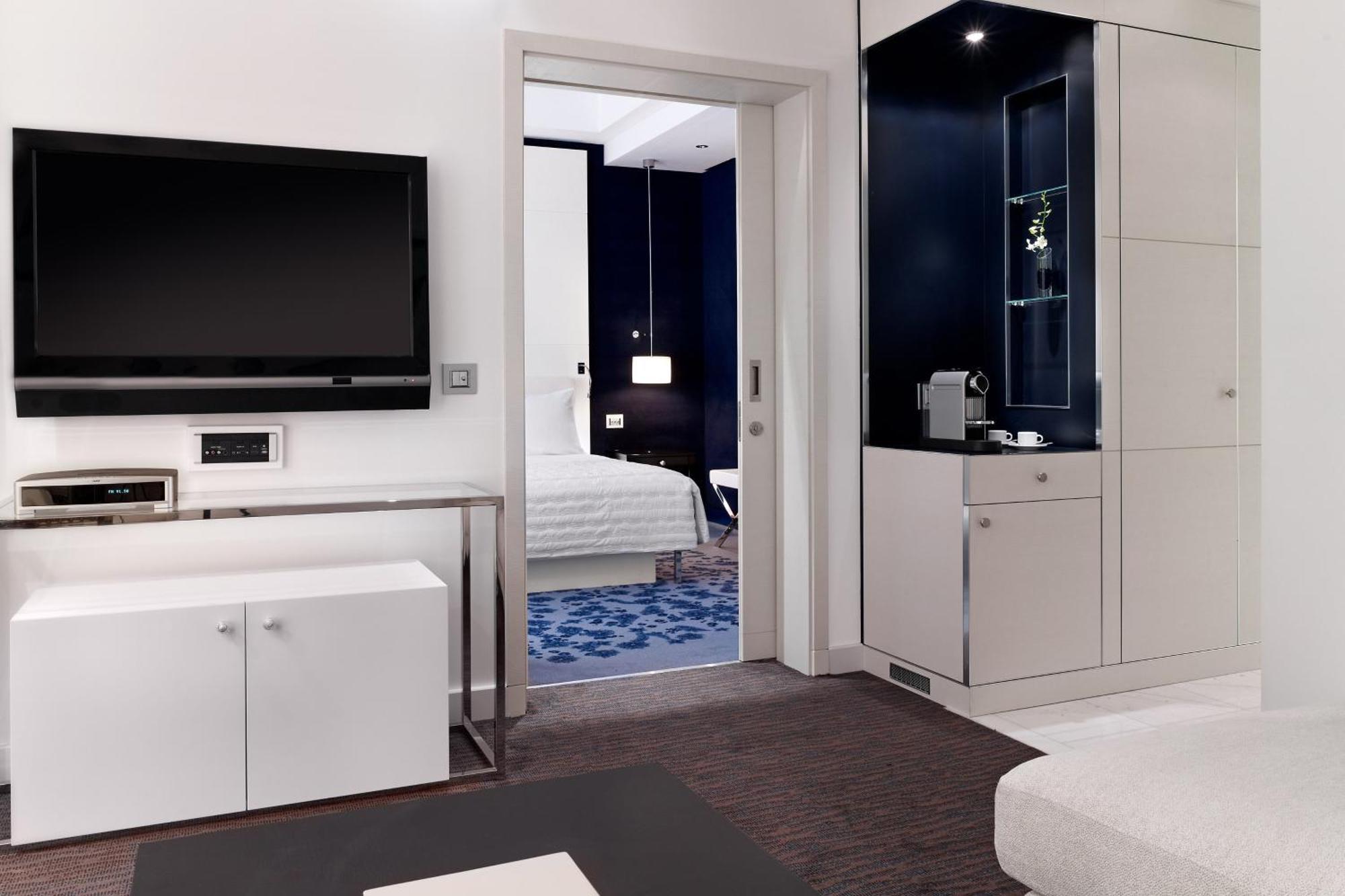เลอ เมริเดียน อัลโคบาร์ Hotel อัลโคห์บาร์ ภายนอก รูปภาพ A room at the hotel