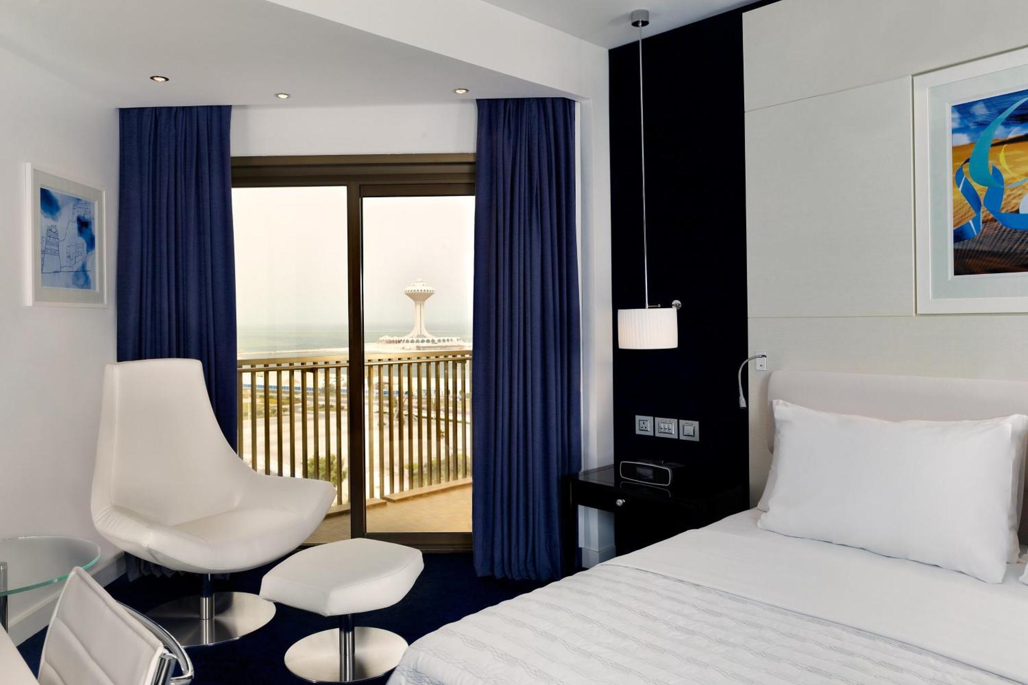 เลอ เมริเดียน อัลโคบาร์ Hotel อัลโคห์บาร์ ภายนอก รูปภาพ A room at the hotel